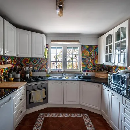 Ahoy Surf House Vandrarhem